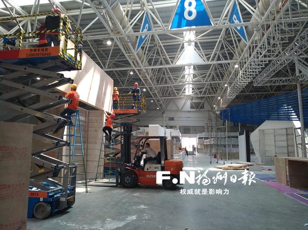 数字福建馆加紧搭建。记者 欧阳进权 摄