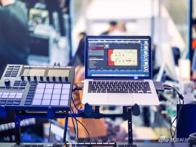 用iPad写歌\/绘画\/做专辑?我们在音乐展遇到波