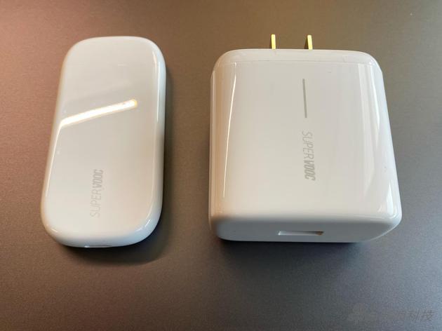 oppo充电器图片,oppoa93充电器图片 oppo 50w超闪饼干充电器上手体验:很小很能充