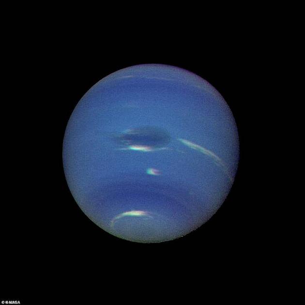 海王星。太阳系最遥远的行星。1989年，旅行者2号飞船抵达这里，这也是迄今唯一一次对海王星展开的考察行动