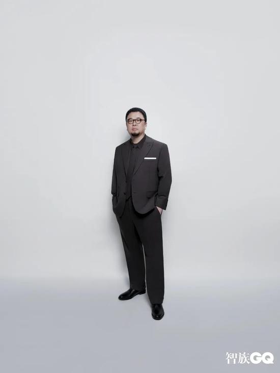 羊毛西装 衬衫 领带 均为GQ Made 皮鞋 John Lobb