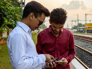 印度开始对智能手机核心零部件征收10%关税