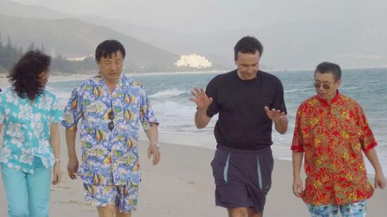 海南亚龙湾，2003年12月，图片来源: FT