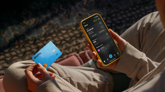 沃尔玛旗下 OnePay 提供信用卡与借记卡、高收益储蓄账户、“先买后付” 贷款,以及支持点对点支付的数字钱包服务