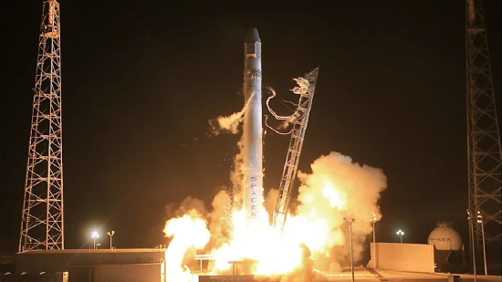 富国银行：SpaceX无线业务将冲击传统运营商，而铁塔房地产投资信托基金将“悄然”获利
