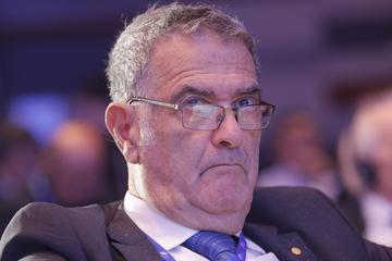 塞尔日·阿罗什：诺贝尔物理学奖得主