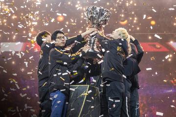 FPX夺冠，LOL涅槃
