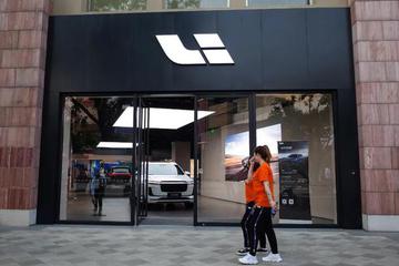 头部新造车扎推IPO：理想距离特斯拉还差18个蔚来