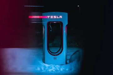 先取消公关部、后车型降价 KPI“逼疯”特斯拉