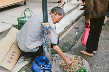抢走菜贩生意的互联网巨头，让买菜更便宜了吗？