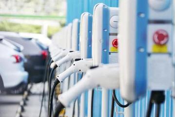 充电不是一“桩”赚钱生意 但特斯拉们必须加注