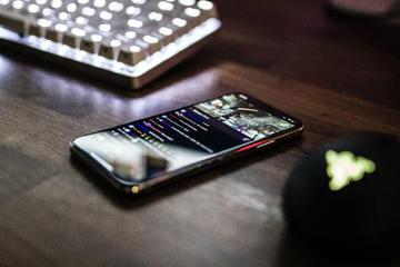 沉迷手机消磨时间背后，我们需要救救网瘾父母