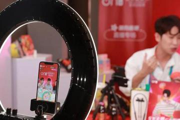 乌龙的快手财报，宿华的十字路口