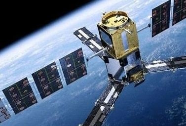 2017年11月5日19时45分，我国在西昌卫星发射中心用长征三号乙运载火箭，成功发射两颗北斗三号全球组网卫星。这是北斗三号卫星的首次发射，标志着中国北斗卫星导航系统步入全球组网新时代