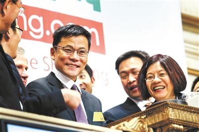 2010年,李国庆和俞渝共同见证当当网成功在美国纽约证交所挂牌上市