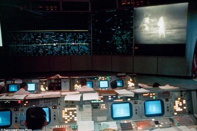 重回1969年：阿波罗任务控制室复原至登月时代的样子