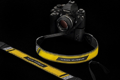尼康发布限量版相机背带：致敬胶片时代！