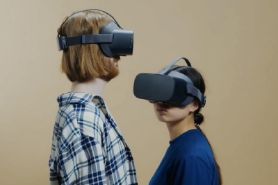 英伟达与斯坦福合作开发超薄VR眼镜，只有2.5毫米
