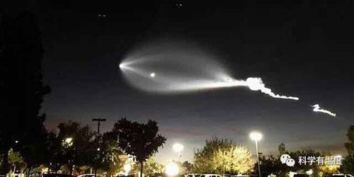 中科院：4月27日晚天上“UFO”是“航迹夜光云”