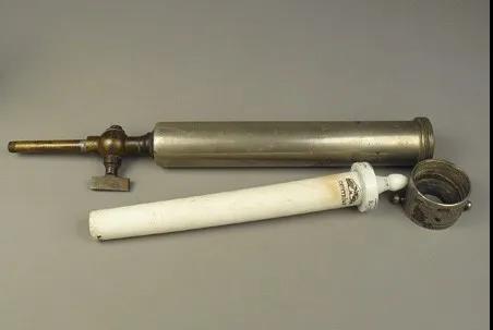 20世纪初的Pasteur–Chamberland细菌过滤器　（图片来自网络）
