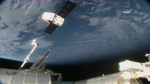 SpaceX公司龙飞船于美国时间1月13日驶离国际空间站,带着近2000千克的科学物资返回地球,此次时长近一个月的物资补给任务圆满结束。