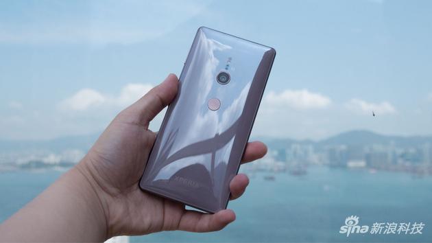 SONY Xperia XZ2