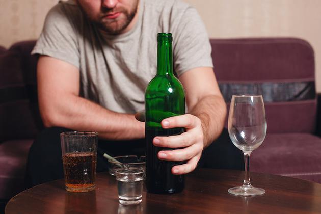 喝醉后更爱吵架？新研究揭示喝醉后更具攻击性的原因
