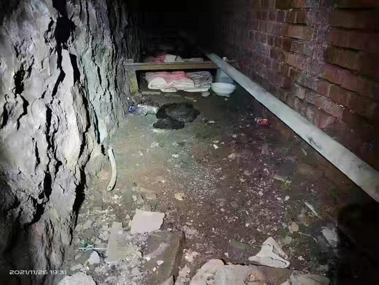 ↑疑似朱贤健曾藏身的暖气沟