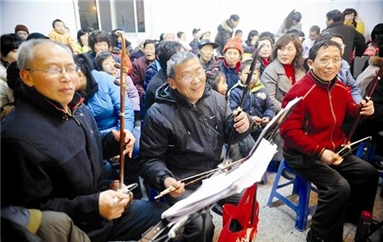 老年学校资源短缺应引起政府重视 