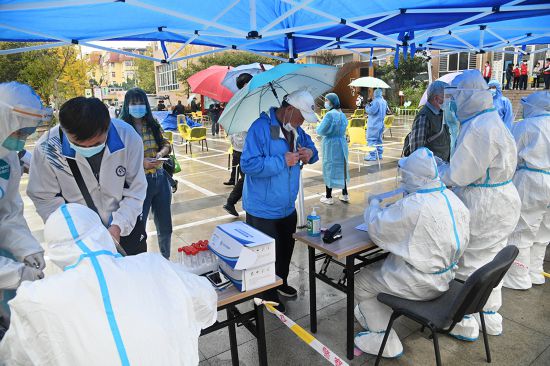 青岛核酸检测人口_青岛核酸检测现场图片