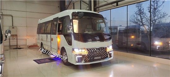 丰田考斯特14座报价 全车采用柚木地板