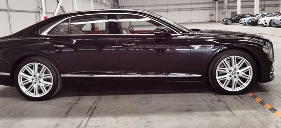 2023款宾利飞驰4.0宝石黑亚麻白热销中