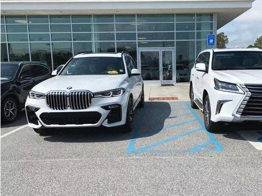 表里如一的全尺寸巨兽 全新宝马X7解析