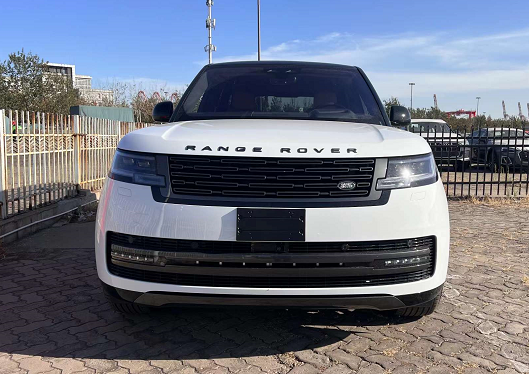 24款路虎揽胜高配现车 全国可分期