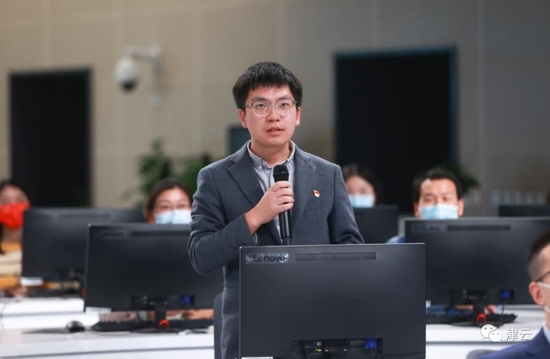 杨丰文