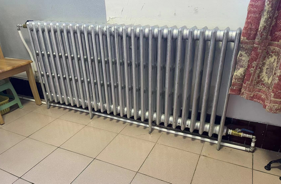 ▲马三立老人院新更换的供热设施