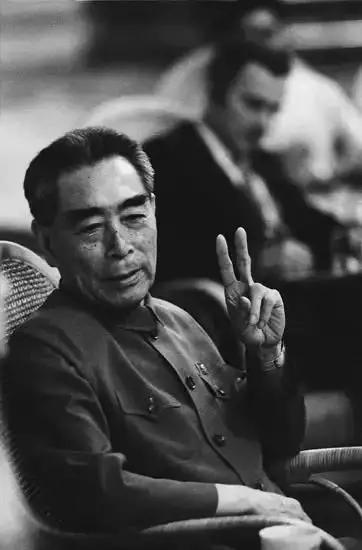 接见外宾的周恩来
