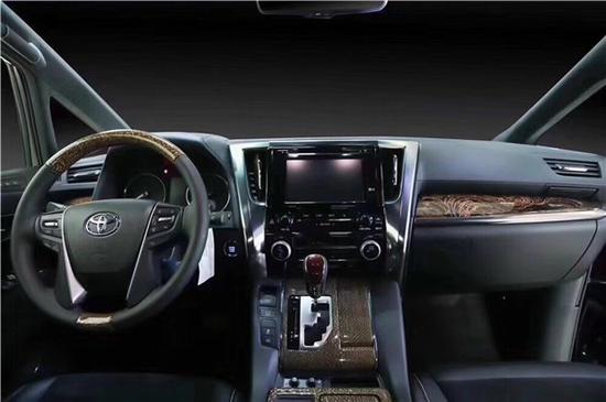 2019款丰田埃尔法 大降价配置颜色