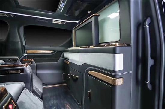 2019款丰田埃尔法 大降价配置颜色