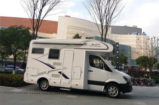 18款奔驰斯宾特旅居房车报价及配置图片