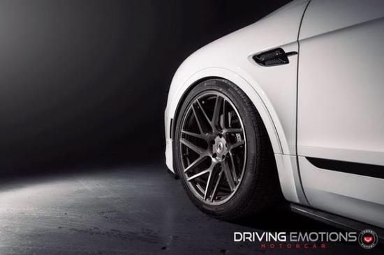 18款宾利添越尊贵配置价格超豪华内饰SU