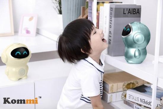 Kommi智能教育机器人，家庭教育智能小老师