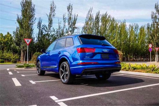 2018款奥迪Q7现车到店 天津直降10%关税