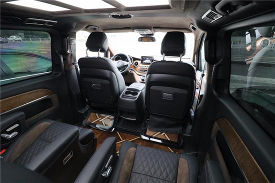 豪华私人座驾进口奔驰V250闪耀高贵身份