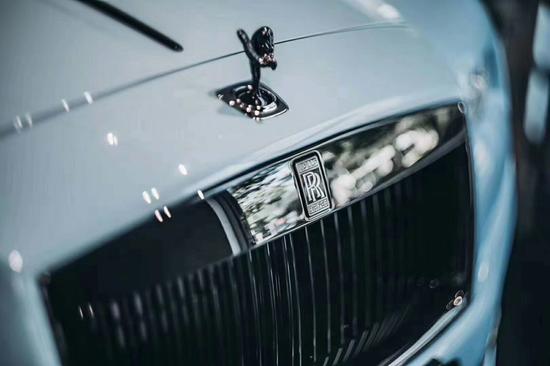 启动您的劳斯莱斯魅影感受无比震撼性能
