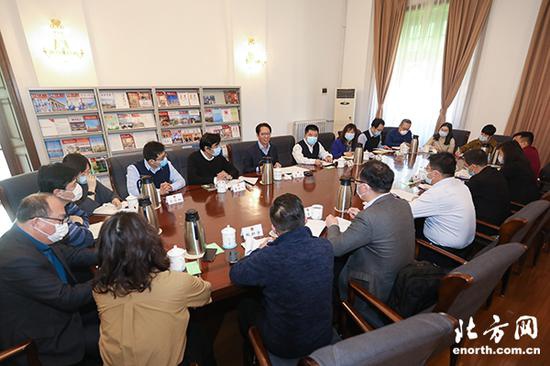 “我与代表面对面”座谈会