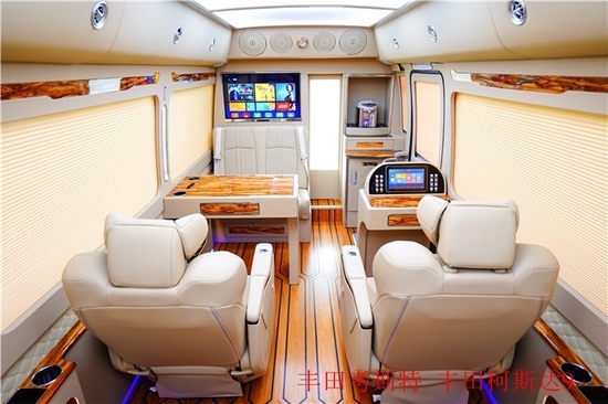 丰田考斯特12座 全隔断埃尔法座椅