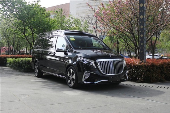 新款奔驰V260L改装雅尊版 现车内饰实拍