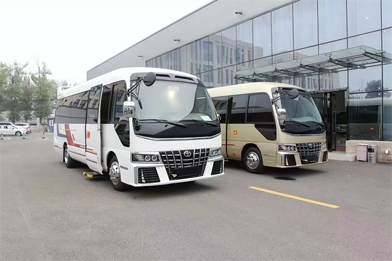 丰田考斯特11座促销价可任意定制改装