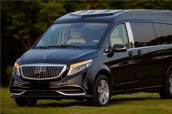 2020款奔驰v260迈巴赫vs900商务车全车车身尺寸(长宽高)为:5370*1928*